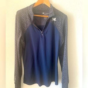 MICHIGAN 2 piece set: pullover and crop leggings. Size XL